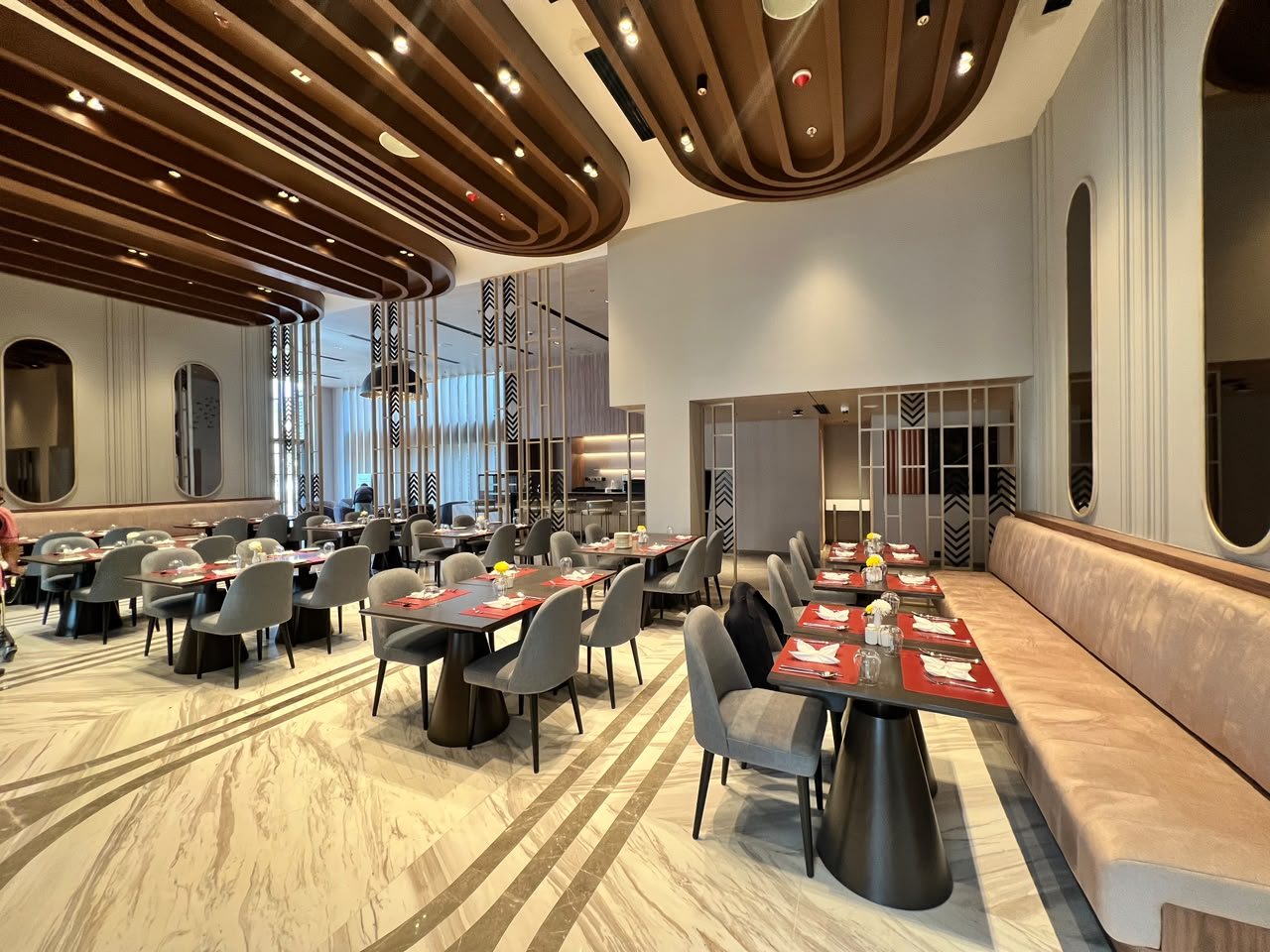 Restaurant seating